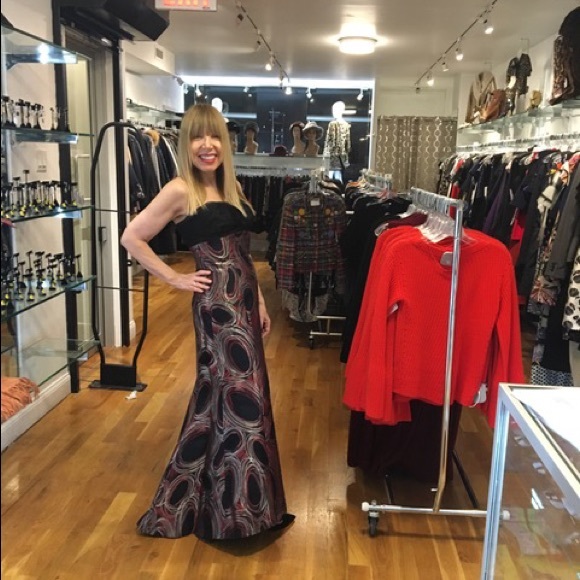 Meet your Posher, Sherry - Picture 2 of 6